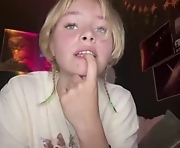 howimeturmum - webcam sex girl cute  18-years-old
