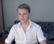 free webcam sex with gay 22-year-old cam boy with sexy slim body and big cock