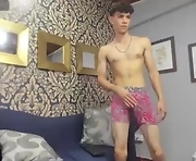 free webcam sex with gay 18-year-old cam boy with muscular body and big cock
