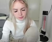 yesonee - webcam sex girl   23-years-old