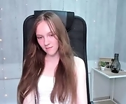 vanillakelly is cute webcam girl. 18-year-old. Speaks english