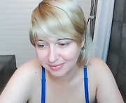free live sex with sexy 28-year-old cam girl with sexy curvy body and big tits nicolerise