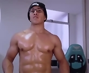 tom_kingfit is webcam boy. 22-year-old, muscular body and big cock. Speaks español