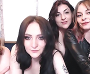 avrilhobs - webcam sex girl lesbian  22-years-old